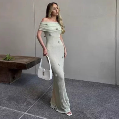 Damern Elegant Maxiklänning med Off-Shoulder-design och fina 3D-blomapplikationer Mirla-Eva Jonsson