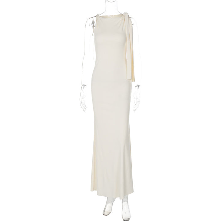 Damern Elegant Maxiklänning med asymmetriska bärremmar Mirla-Eva Jonsson