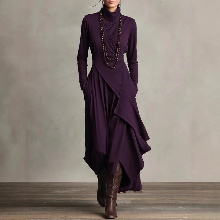 Damern Elegant Maxiklänning med draperad överdel och asymmetrisk skärning Mirla-Eva Jonsson
