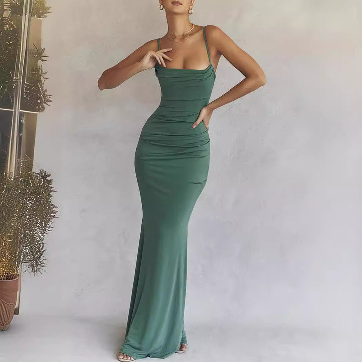 Damern Elegant Maxiklänning med raffinerad drapering och smala axelband Mirla-Eva Jonsson