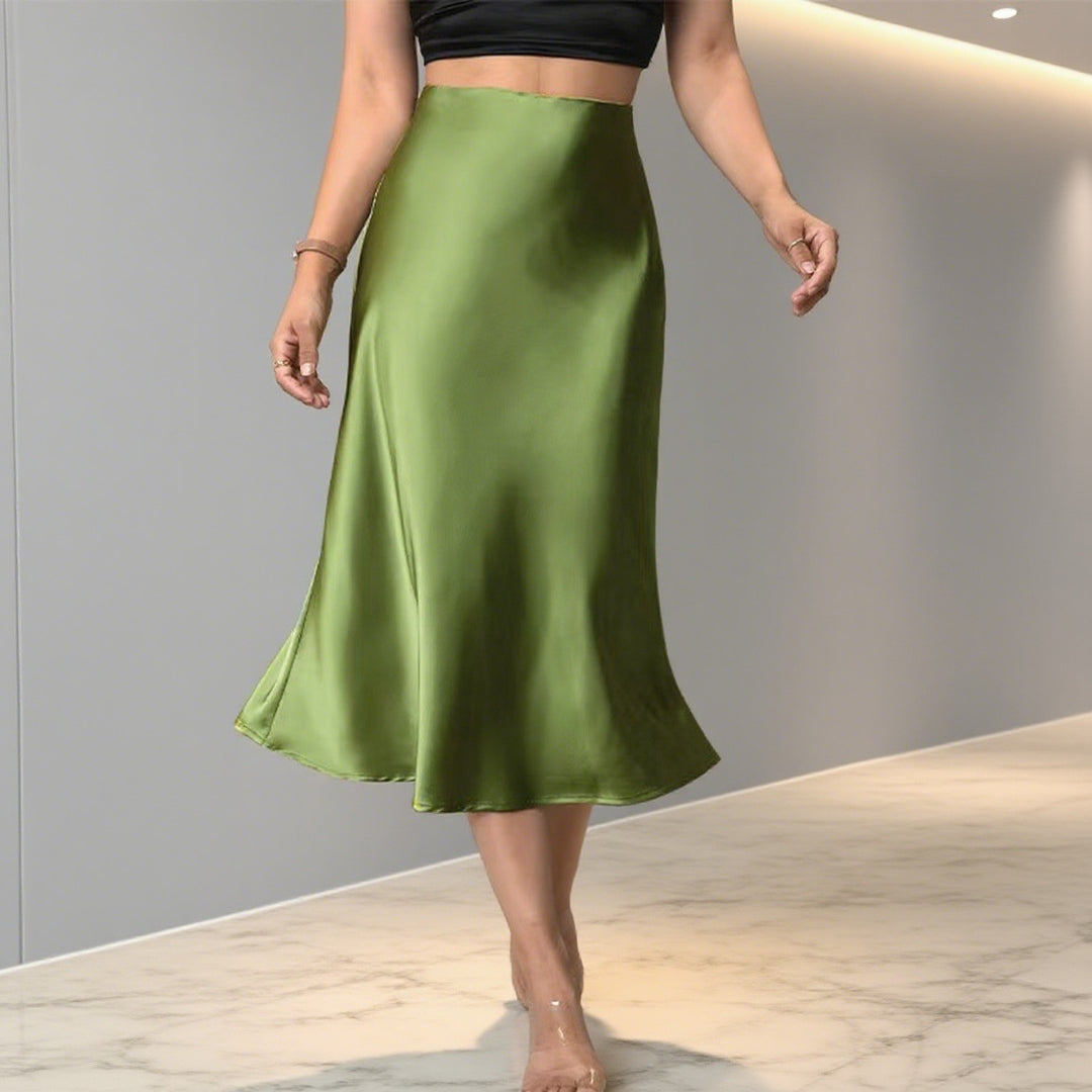 Damern Elegant Satin-Midkjol med hög skärning och flödande fall Mirla-Eva Jonsson