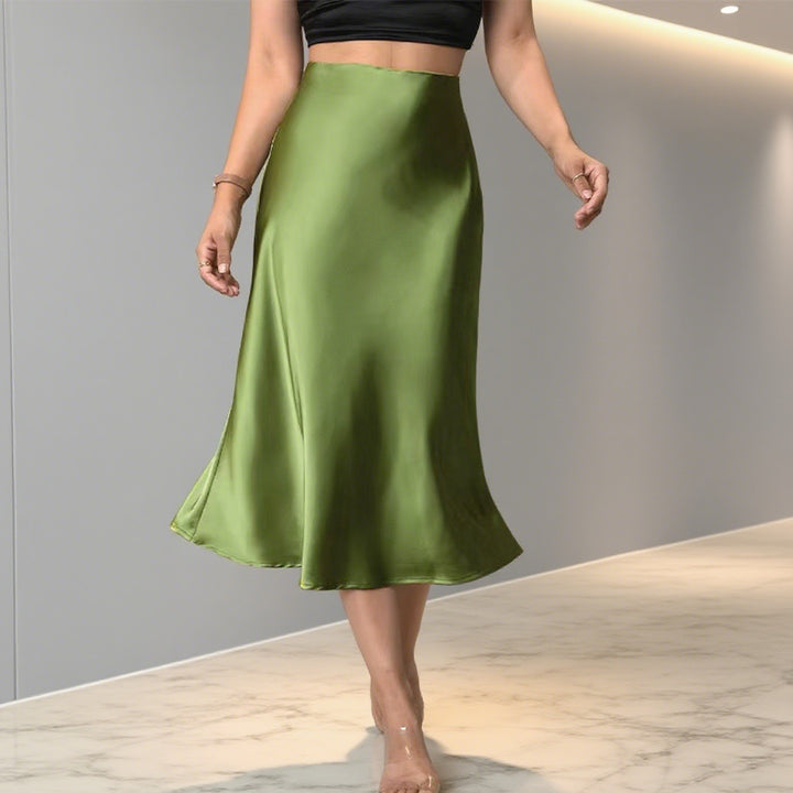 Damern Elegant Satin-Midkjol med hög skärning och flödande fall Mirla-Eva Jonsson