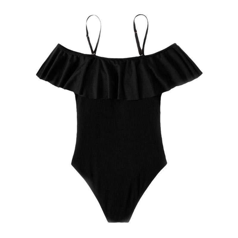 Damern Elegant baddräkt med volanger och off-shoulder u-ringning Mirla-Eva Jonsson
