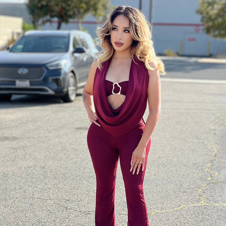Damern Elegant och figurnära Jumpsuit med unik utskärning Mirla-Eva Jonsson