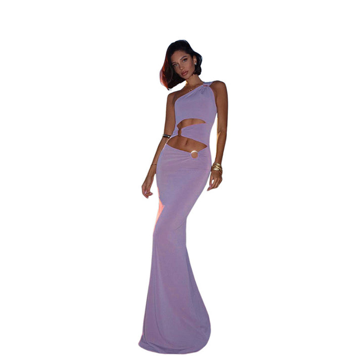 Damern Eleganta One-Shoulder Maxiklänning med draperingar och metalliskt detalj Mirla-Eva Jonsson