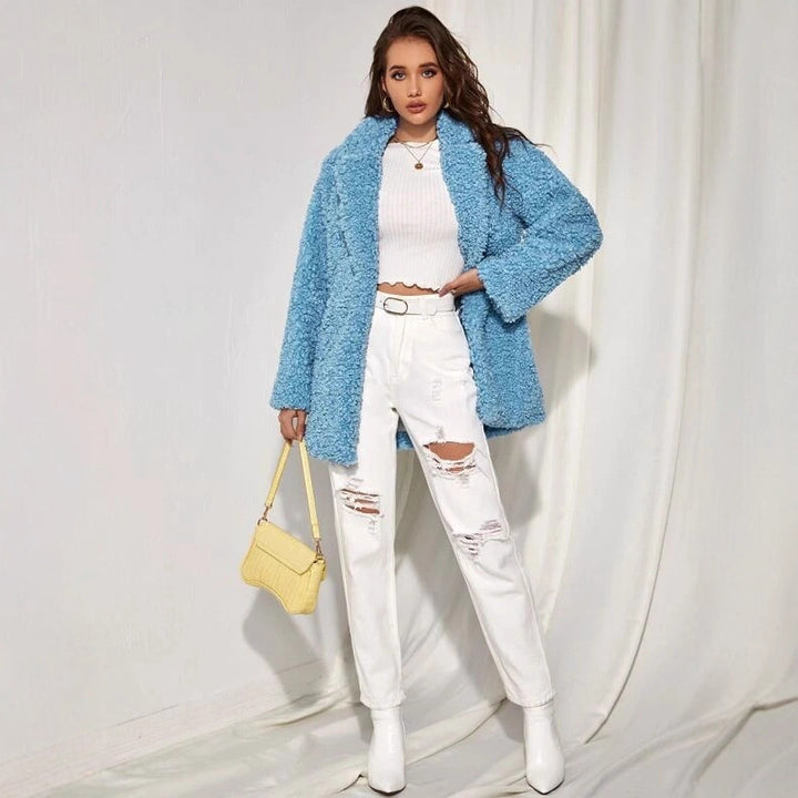 Damern Fluffig Oversized-Kappa med bred krage och exklusiv design Mirla-Eva Jonsson