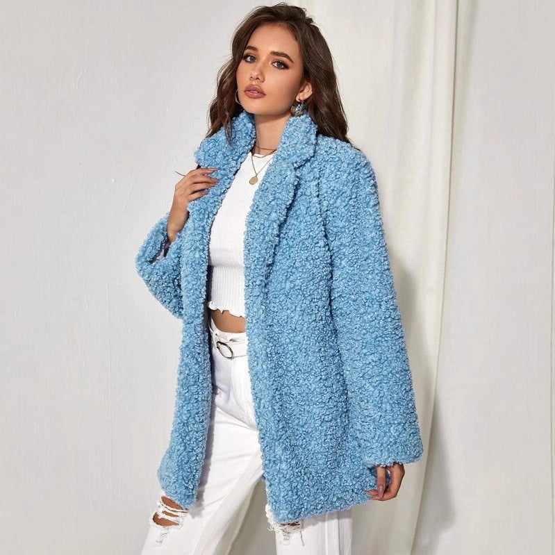 Damern Fluffig Oversized-Kappa med bred krage och exklusiv design Mirla-Eva Jonsson