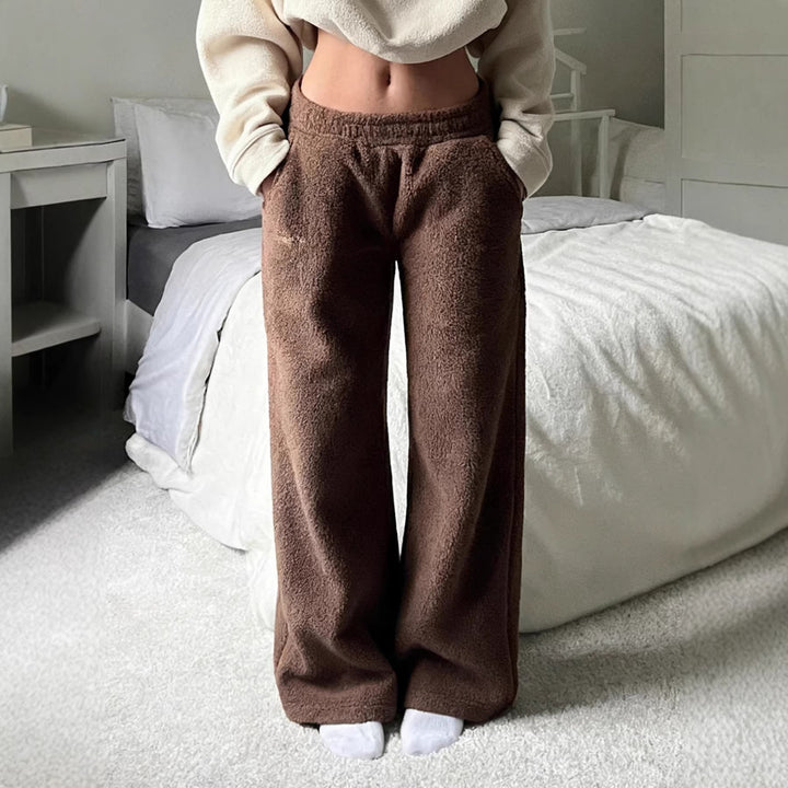 Damern Fuzzy Joggingbyxor med elastisk midja och sidofickor Mirla-Eva Jonsson