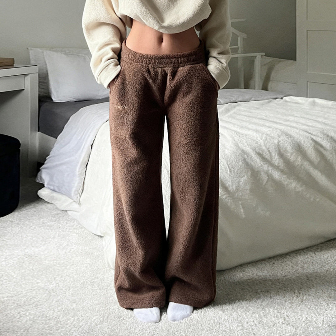 Damern Fuzzy Joggingbyxor med elastisk midja och sidofickor Mirla-Eva Jonsson
