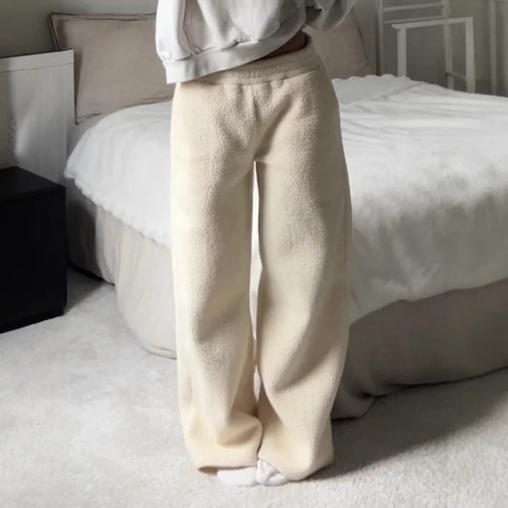 Damern Fuzzy Joggingbyxor med elastisk midja och sidofickor Mirla-Eva Jonsson