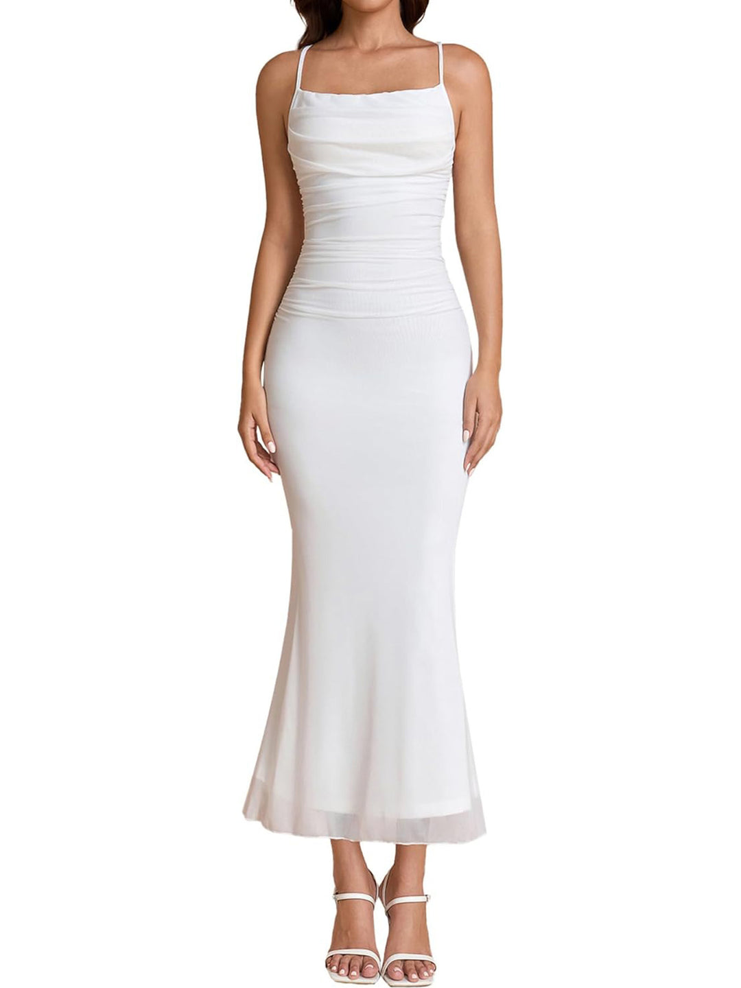 Damern Inslaget Aftonkänning med strapless design och ruchningar Mirla-Eva Jonsson