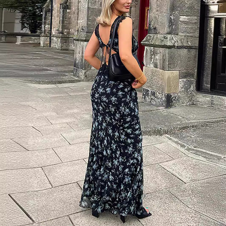 Damern Maxiklänning med blomsterkantdetaljer Mirla-Eva Jonsson
