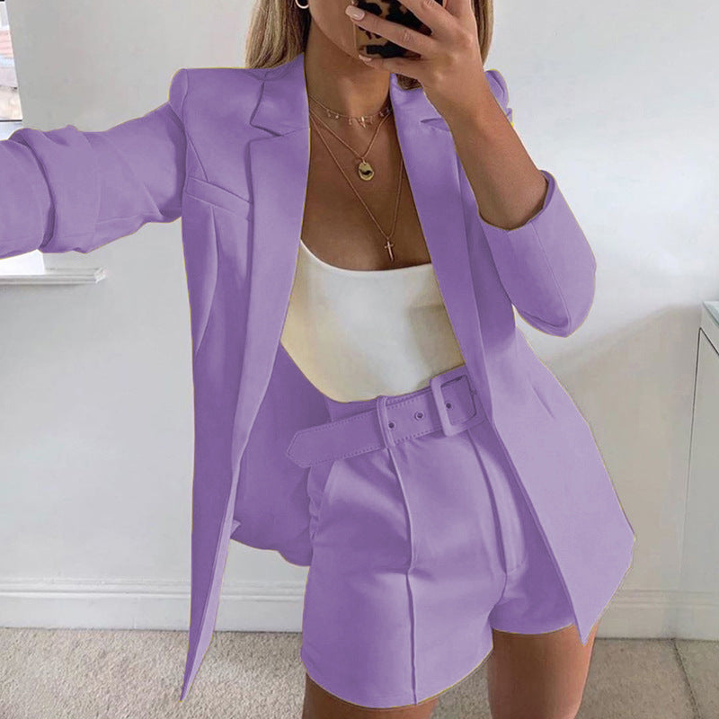 Damern Modernt Blazer-set med figurnära passform och högt midjade shorts Mirla-Eva Jonsson
