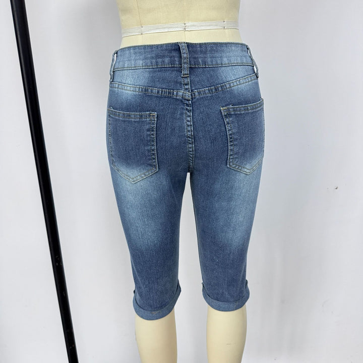 Damern Modiska Zerstörte Denim-Shorts med Hög Midja och Sönderrivna Detaljer Mirla-Eva Jonsson