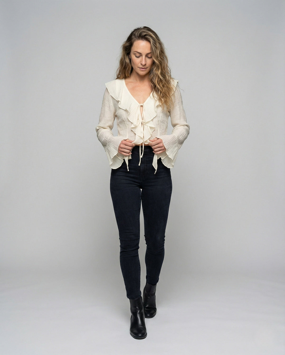 Damern Rynkad Chiffonblus med Volangkrage-Eva Jonsson