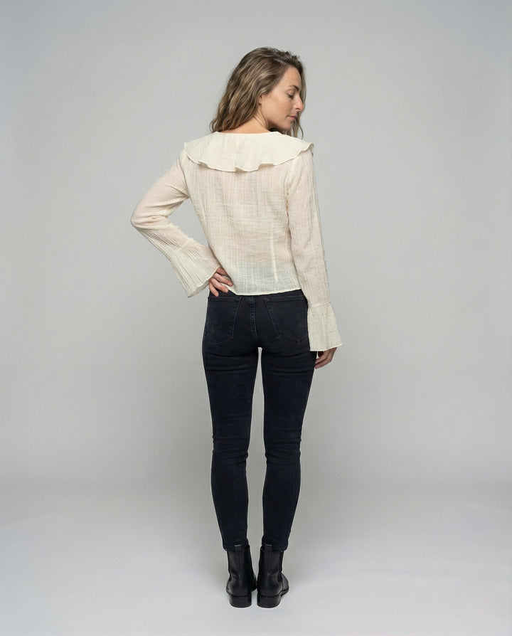 Damern Rynkad Chiffonblus med Volangkrage-Eva Jonsson