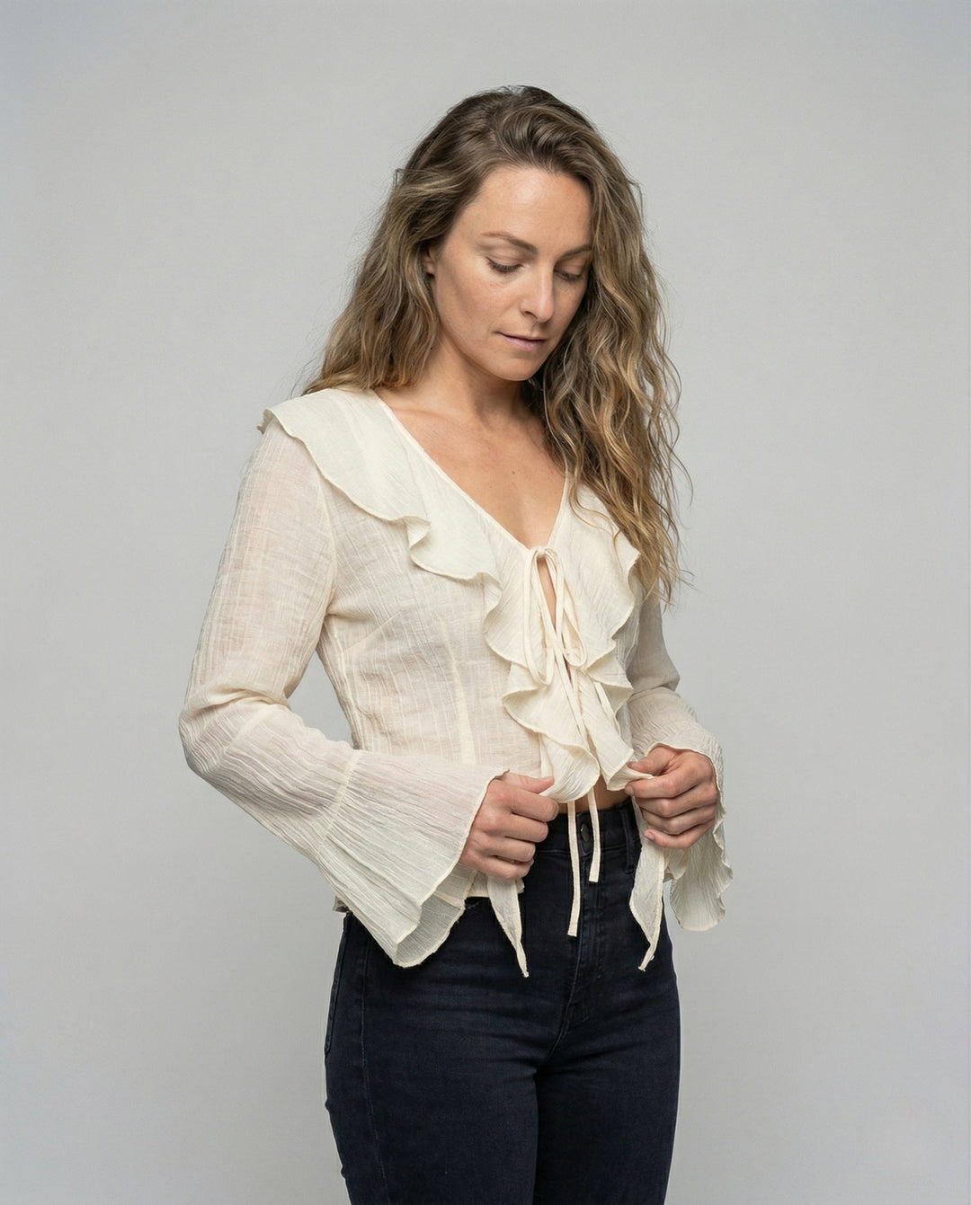 Damern Rynkad Chiffonblus med Volangkrage-Eva Jonsson