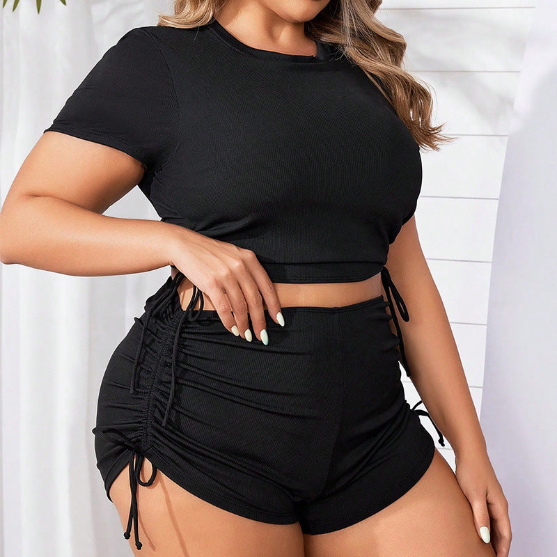 Damern Sportigt set med crop-top och shorts med justerbara remmar Mirla-Eva Jonsson