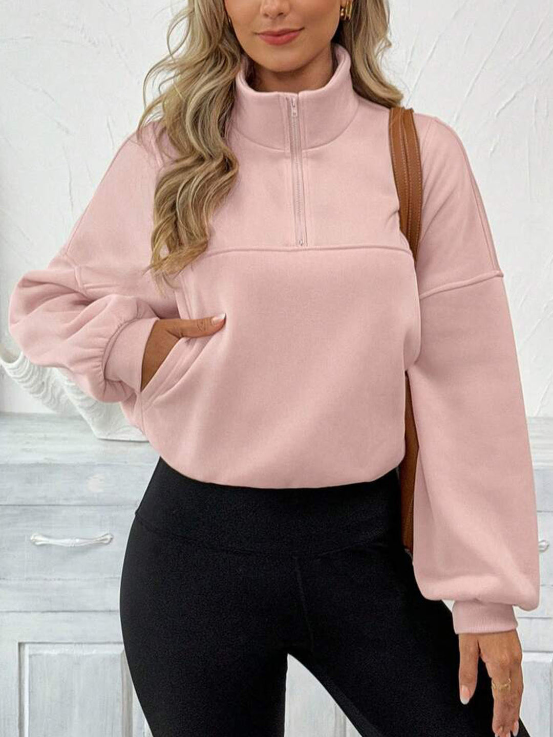 Damern Zip-Hoodie med avslappnad silhuett och voluminösa ärmar Mirla-Eva Jonsson