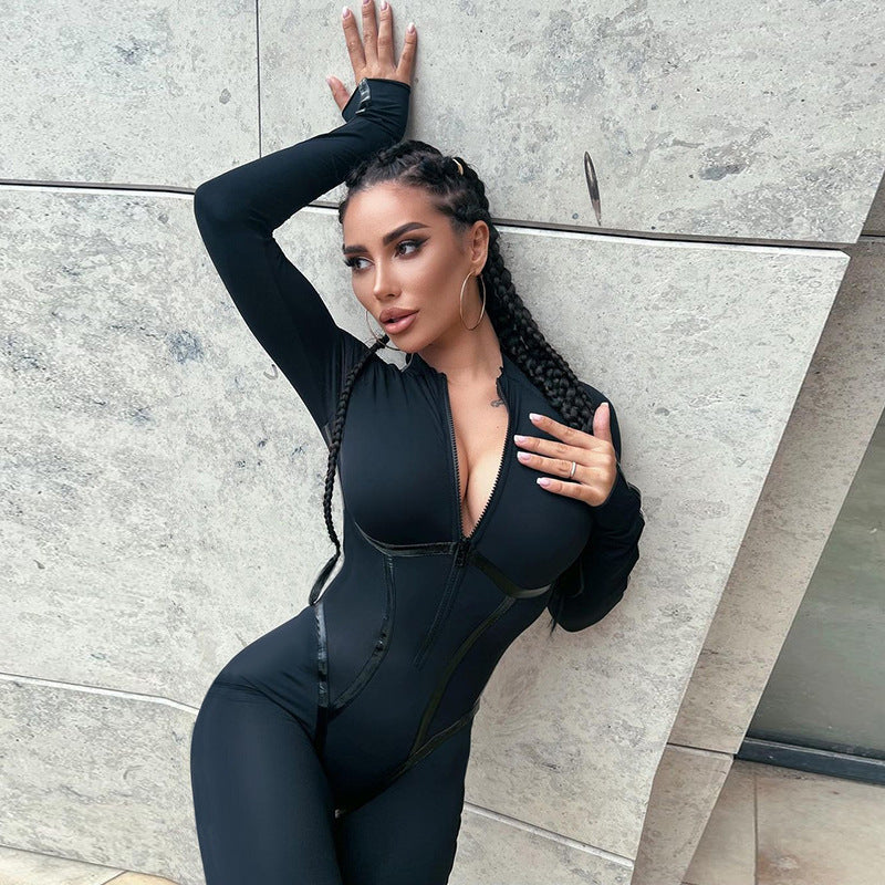 Damern åtsittande jumpsuit med dragkedja och mode detaljer Mirla-Eva Jonsson