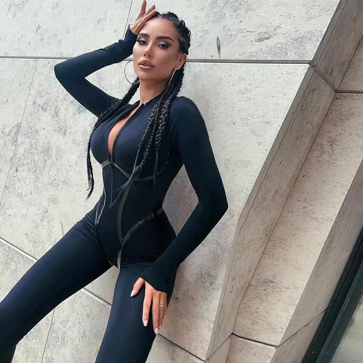 Damern åtsittande jumpsuit med dragkedja och mode detaljer Mirla-Eva Jonsson