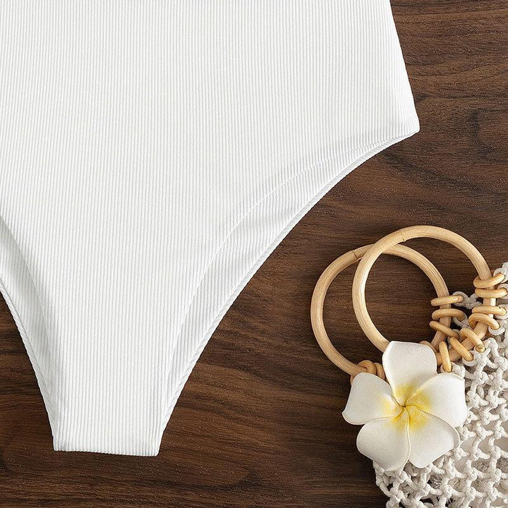 Damern bandeau-bikini med justerbar byxa och sofistikerad design Mirla-Eva Jonsson