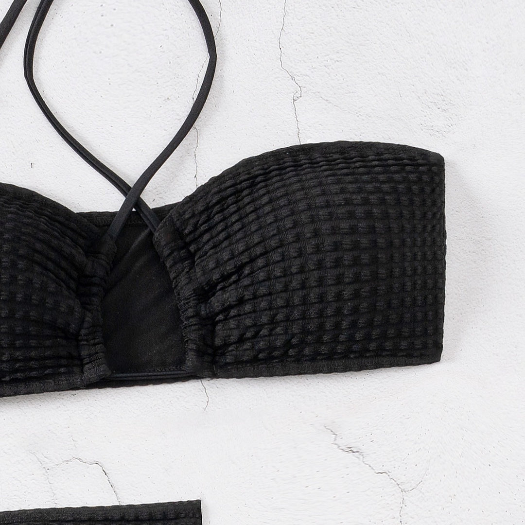 Damern bandeau-bikini med justerbara axelband och snörbar kjol Mirla-Eva Jonsson