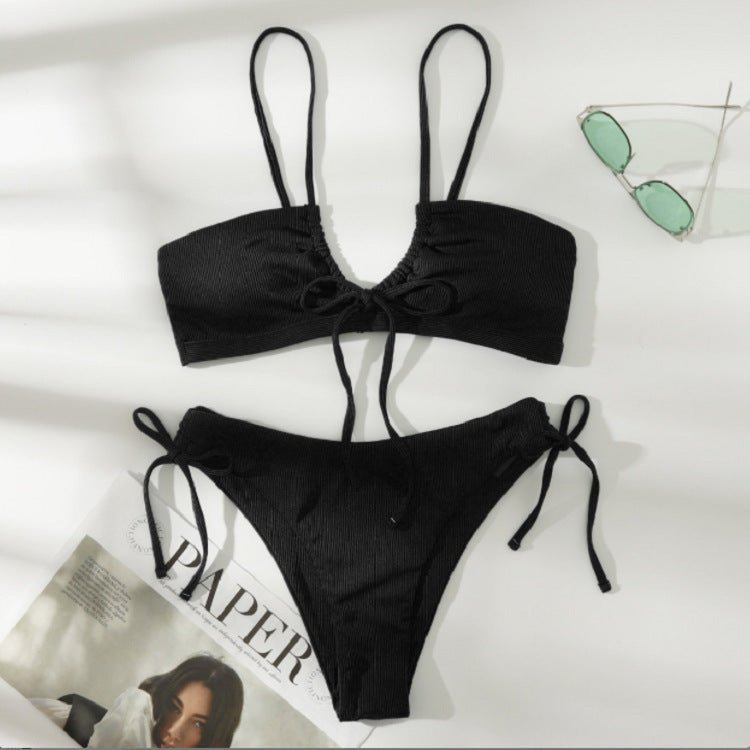 Damern bikini-set med knytbart overlår och hög skärning-Eva Jonsson