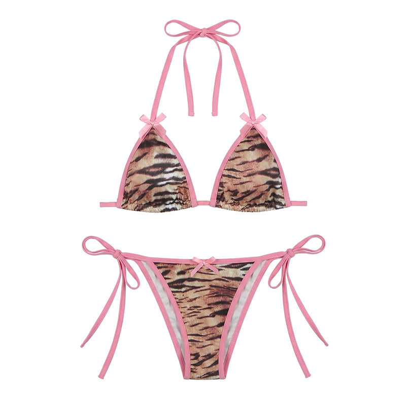 Damern bikinitset med djurmönster och lekfulla remmar Mirla-Eva Jonsson