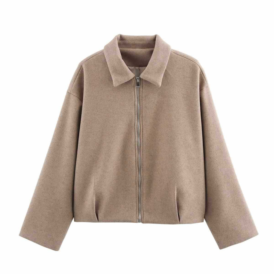 Damern cropped jacka med modern beskärning och dekorativ dragkedja Mirla-Eva Jonsson