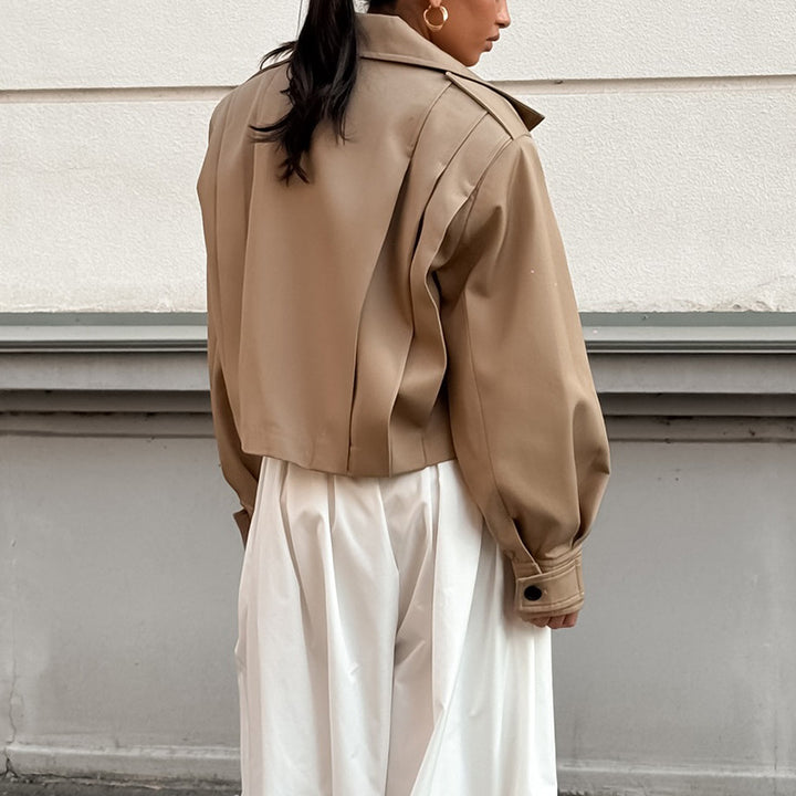 Damern cropped jacka med överlappande axlar Mirla-Eva Jonsson