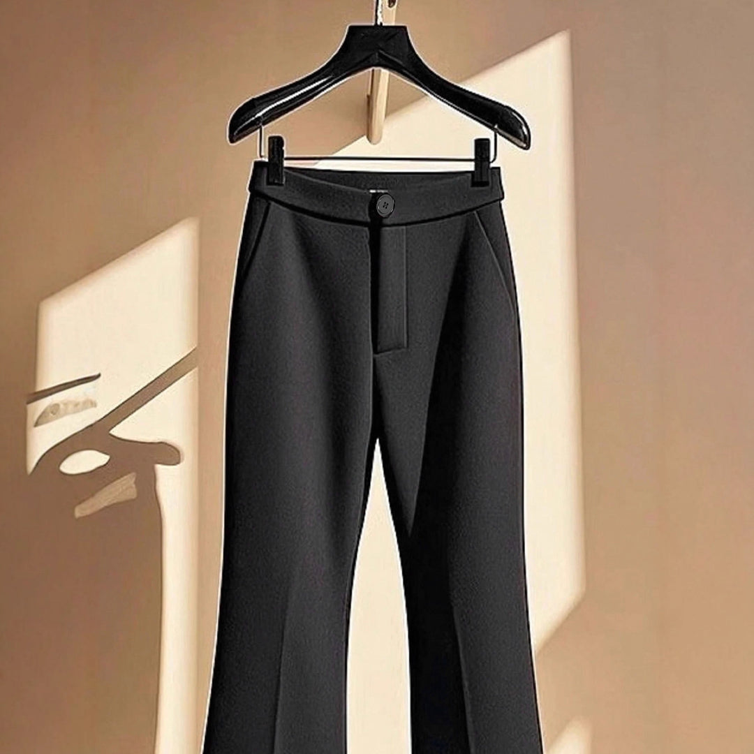 Damern elegant Flared-byxor med hög midja och praktiska fickor Mirla-Eva Jonsson