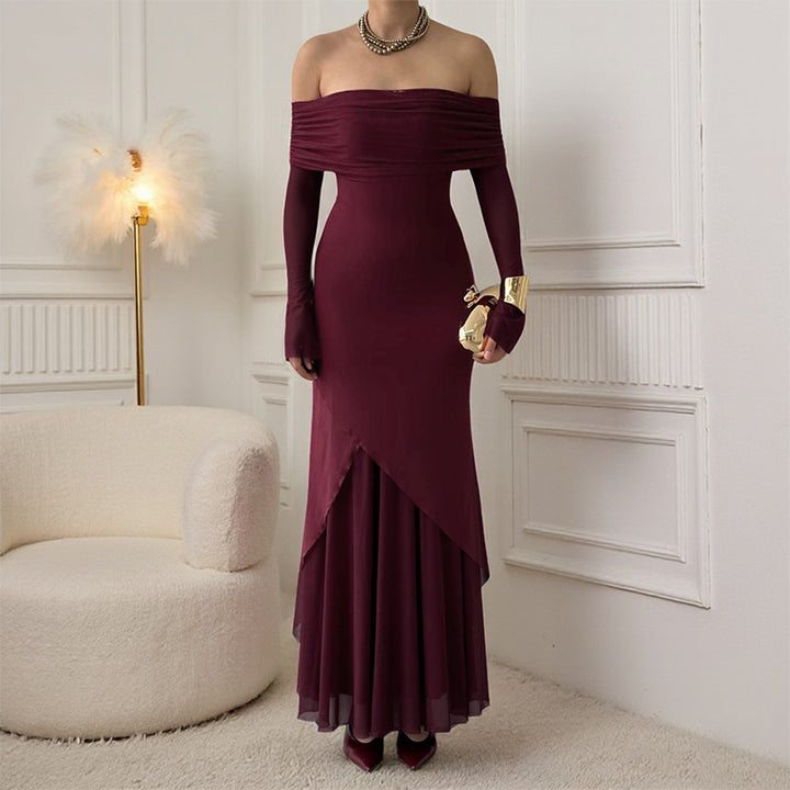 Damern elegant off-the-shoulder maxikjol med raffinerad ruffle-topp och asymmetrisk fåll Mirla-Eva Jonsson