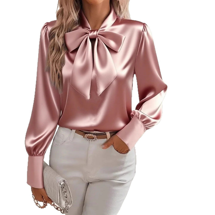 Damern elegant satinblus med slipskrage och puffärmar Mirla-Eva Jonsson