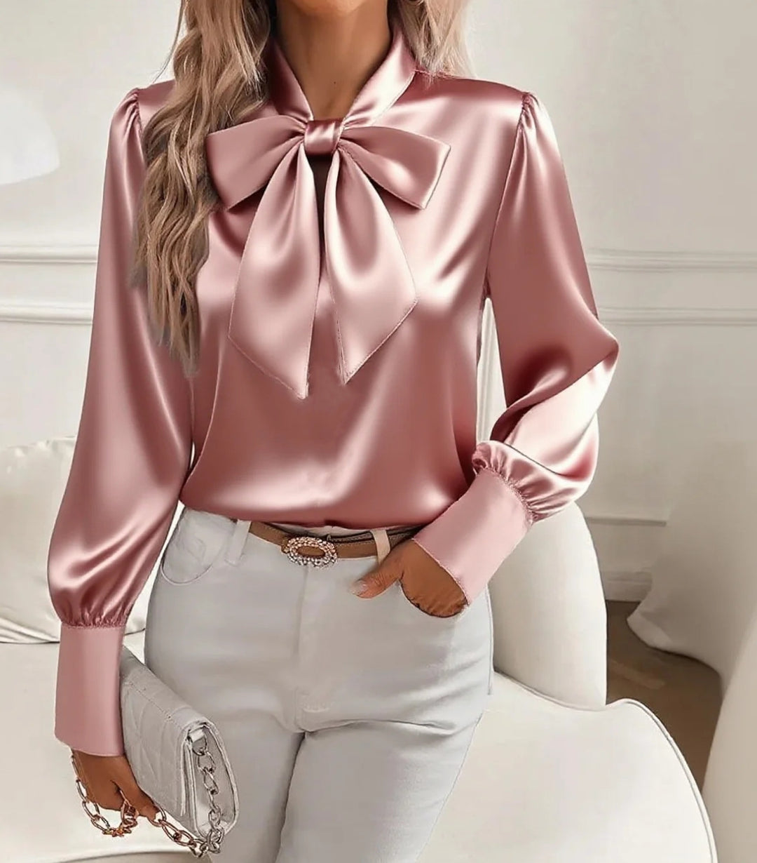 Damern elegant satinblus med slipskrage och puffärmar Mirla-Eva Jonsson