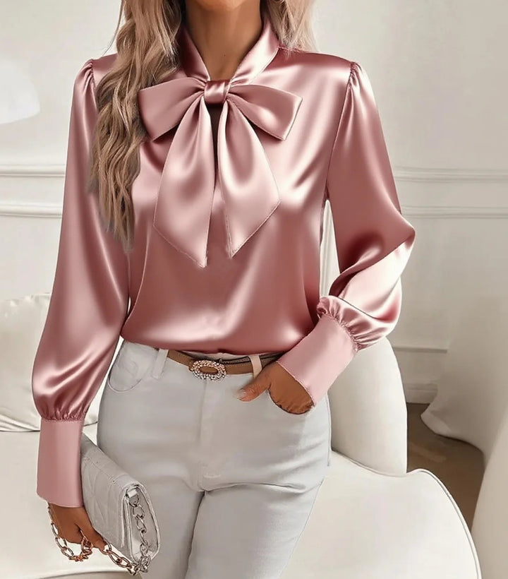 Damern elegant satinblus med slipskrage och puffärmar Mirla-Eva Jonsson