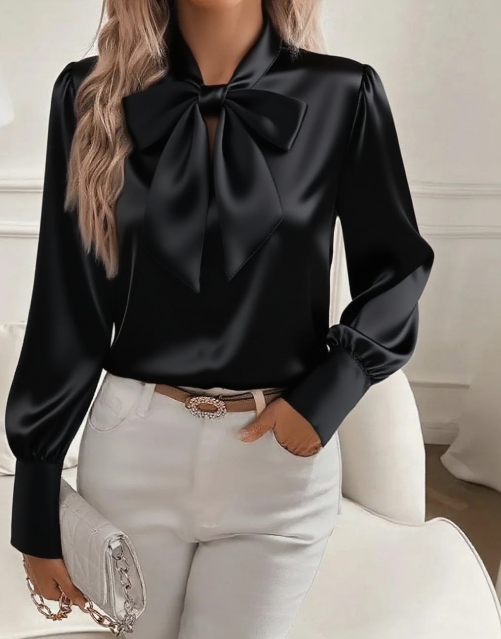 Damern elegant satinblus med slipskrage och puffärmar Mirla-Eva Jonsson