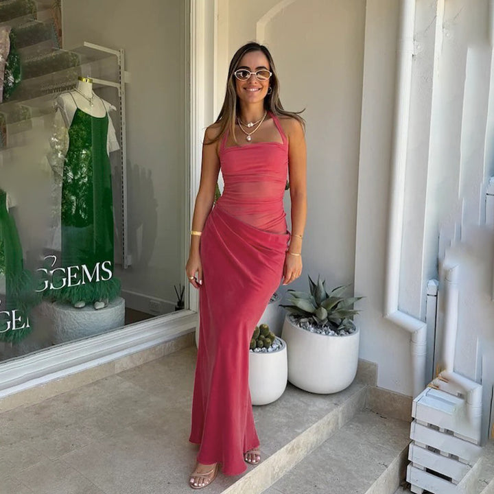 Damern elegant wrap klänning med axelbart design och flödande tyg Mirla-Eva Jonsson