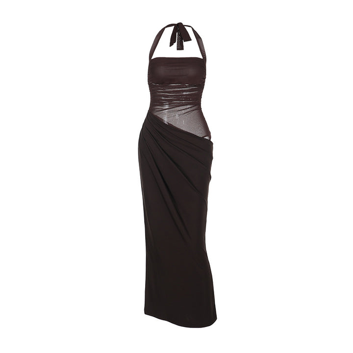 Damern elegant wrap klänning med axelbart design och flödande tyg Mirla-Eva Jonsson