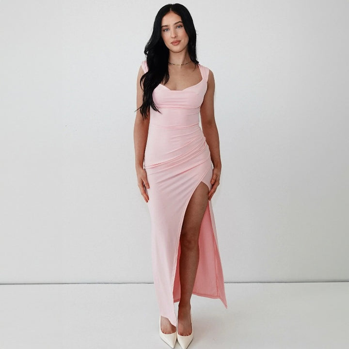 Damern figurnära Maxi-klänning med elegant sprund och rynkor Mirla-Eva Jonsson