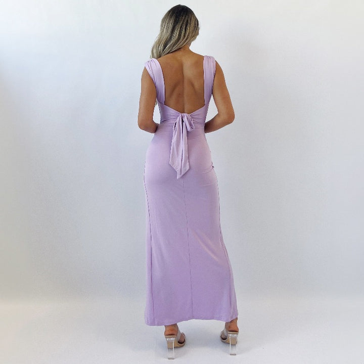 Damern figurnära Maxi-klänning med elegant sprund och rynkor Mirla-Eva Jonsson