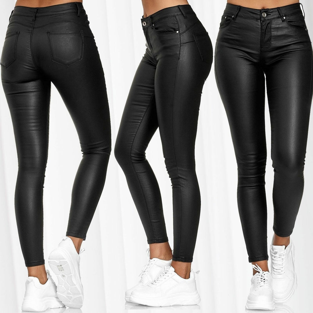 Damern glatta läderleggings med hög midja och figursydd design Mirla-Eva Jonsson