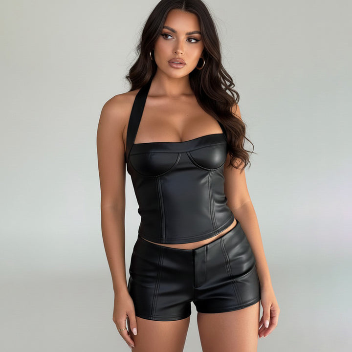 Damern konstläder crop-top med romantisk skärning och förförisk bustier-effekt Mirla-Eva Jonsson