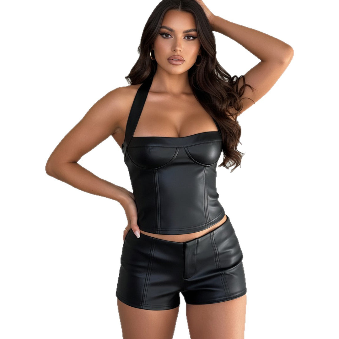 Damern konstläder crop-top med romantisk skärning och förförisk bustier-effekt Mirla-Eva Jonsson