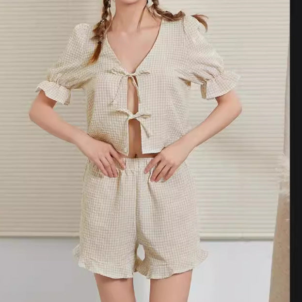 Damern kort pyjamas-set med volangdetaljer Mirla-Eva Jonsson