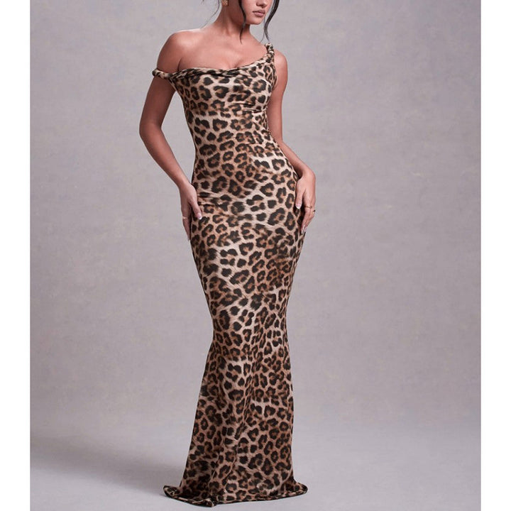 Damern långärmad maxiklänning i elegant leopardmönster Mirla-Eva Jonsson