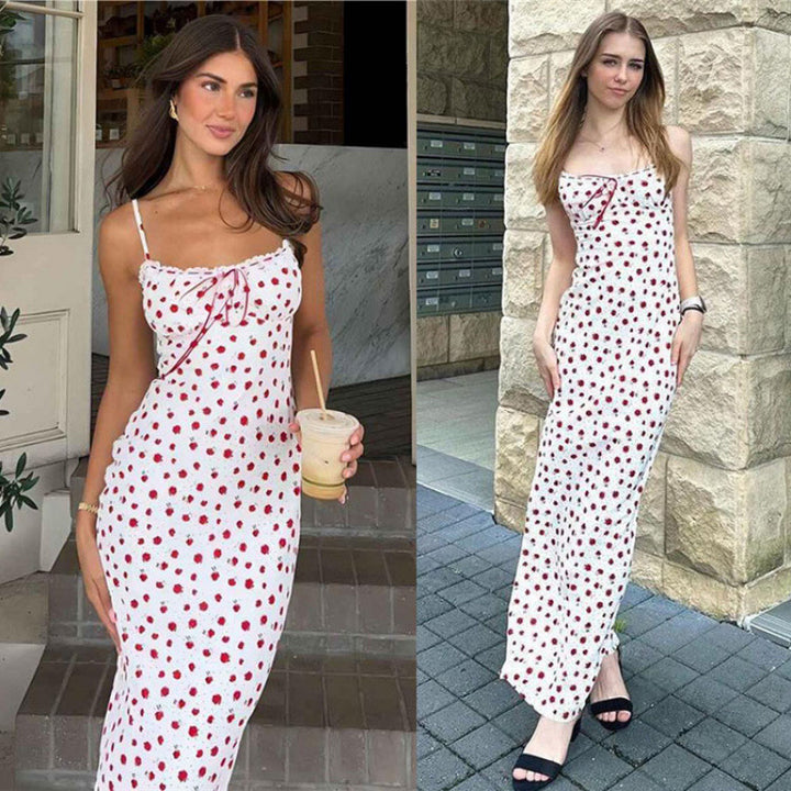 Damern maxiklänning med lekfullt blommönster och justerbara axelband Mirla-Eva Jonsson