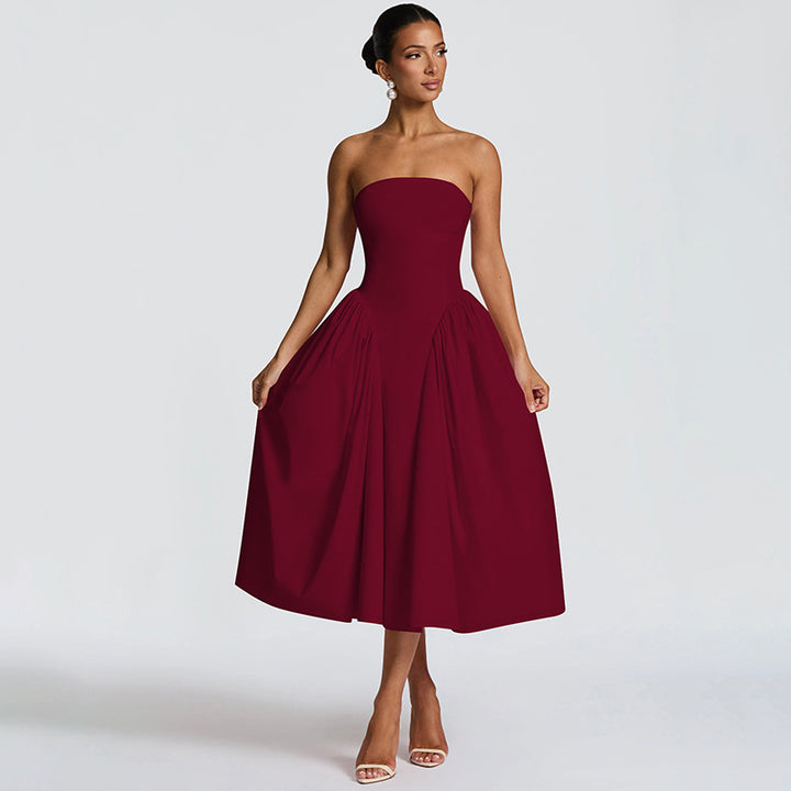 Damern maxiklänning med off-shoulder design och flödande silhuett Mirla-Eva Jonsson
