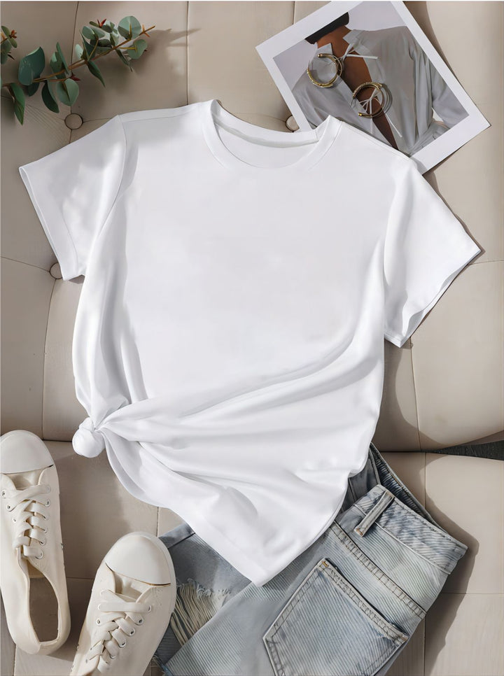 Damern överdimensionerad bomull T-shirt med rak skärning och minimalistisk design Mirla-Eva Jonsson