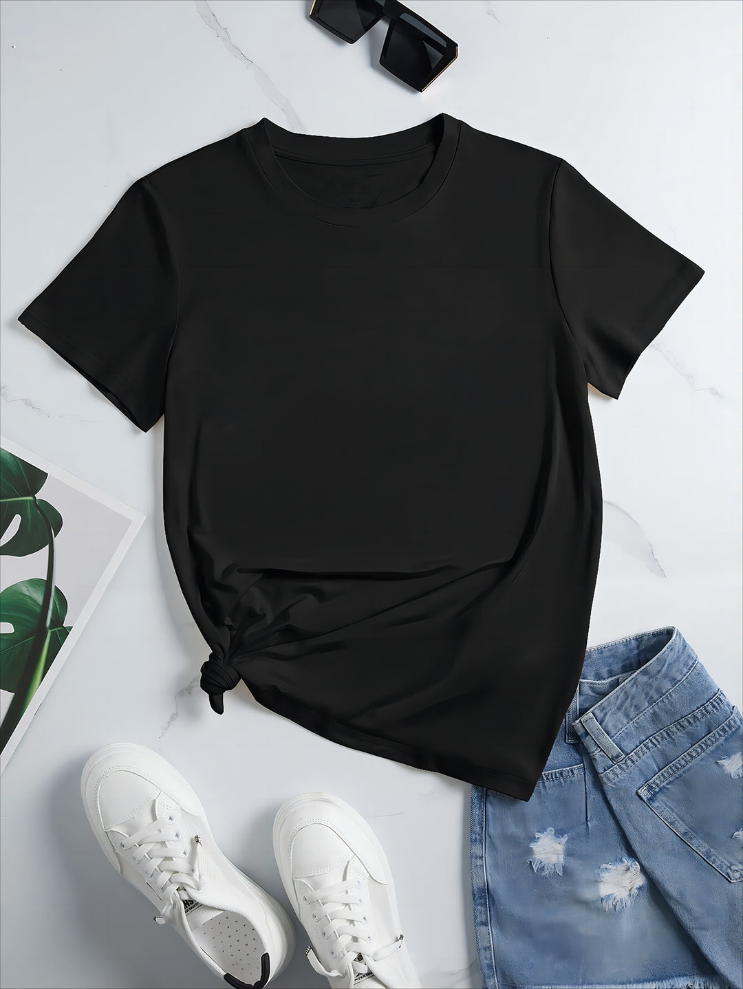 Damern överdimensionerad bomull T-shirt med rak skärning och minimalistisk design Mirla-Eva Jonsson